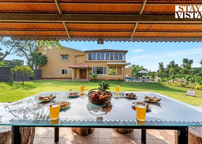 Stayvista At Countryside Meadows With Pool, Ac Pune